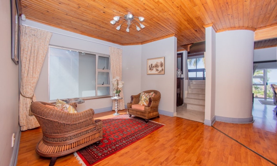 To Let 5 Bedroom Property for Rent in Beacon Bay Eastern Cape
